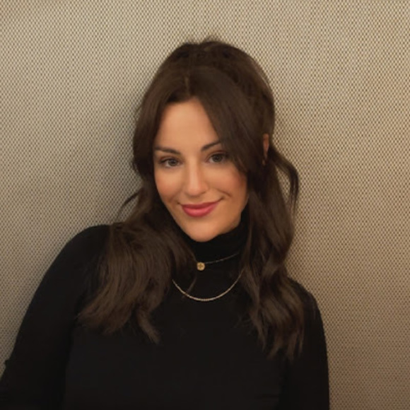 Meet your Posher, Damia - Picture 1 of 1